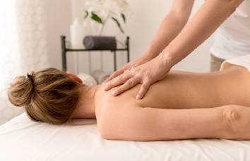 Massagem terapêutica: para que serve e como fazer?