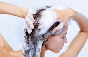 Shampoo restaurador: benefícios para seus cabelos