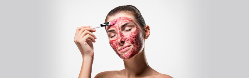 Argila vermelha: conheça as maravilhas que ela faz na pele